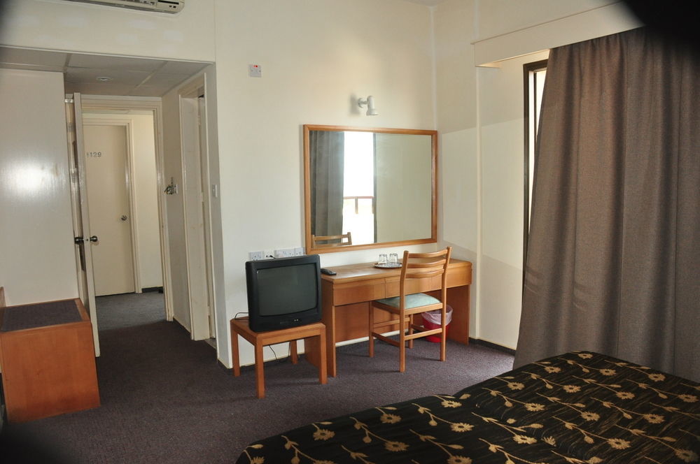 Harry'S Hotel Протарас Экстерьер фото